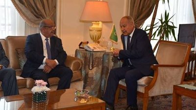 أبو الغيط يوقع مع وزير خارجية الجزائر اتفاق بعثة ملاحظي الجامعة العربية