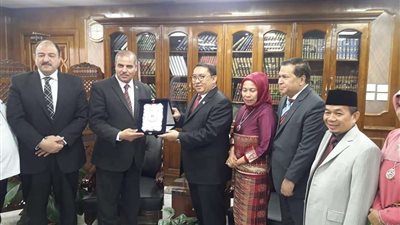 رئيس جامعة الأزهر يستقبل وفدا أندونيسيا لبحث سبل التعاون المشترك