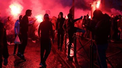 جماهير باريس سان جيرمان تشعل الأجواء قبل موقعة الشياطين الحمر