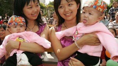 الصين تقدم حوافز مالية للتشجيع على زيادة النسل