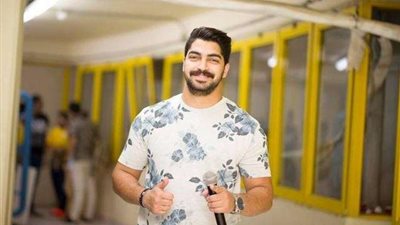 مينا عطا يرد على تشبيهه بـ”عابد فهد” في كليب ”عنقود العنب”