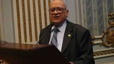 برلماني يطالب بتقنين أوضاع التوك توك