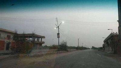 إضاءة أعمدة الإنارة نهارًا إهدار للمال العام ببني سويف (صور)