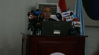 هشام عرفات يشهد تطوير عربات السكك الحديد الجديدة فى «سيماف»