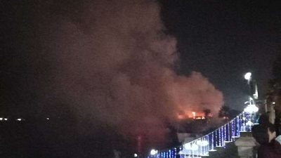 ننشر أول فيديو لحريق مركب نيلي في المعادي