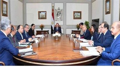 الرئيس يجتمع مع الحكومة لبحث توفير السلع الأساسية للمواطنين