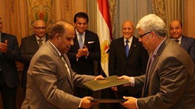 «الإنتاج الحربي» توقع بروتوكول تعاون لتصنيع آلات (CNC) مع «هندسة عين شمس»