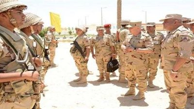 رئيس أركان حرب القوات المسلحة يتابع سير العمليات العسكرية بسيناء (صور)