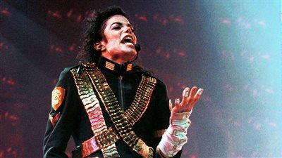 منع أغاني مايكل جاكسون من الإذاعات حول العالم