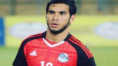 ناصر ماهر يعقد جلسة مع مسؤولي الجهاز الفني للأهلي للاستقرار على مستقبله