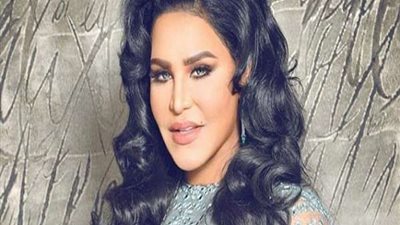 بالفيديو.. طائرة المطربة أحلام الخاصة.. 