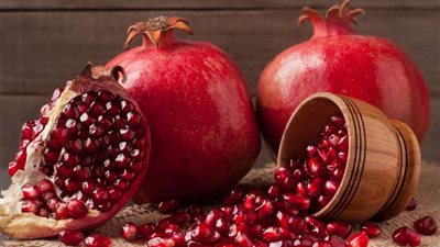 للرجال.. الرمان منشط طبيعي للعلاقات الحميمية