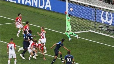 فرنسا تتقدم على كرواتيا في أول أشواط نهائي المونديال