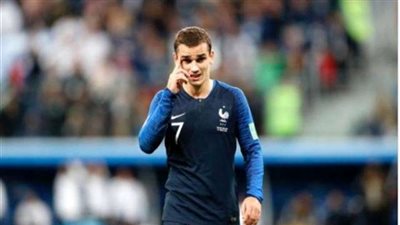 جريزمان يتبرك بنجوم مونديال 98 ليحقق ثاني ألقاب الديوك في المونديال (فيديو)