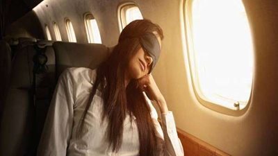 فتاة تتعرض للتحرش على متن طائرة.. والمتهم: 