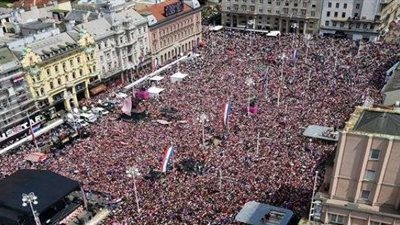الملايين يحتشدون في ساحات «زغرب» احتفالًا بإنجاز كرواتيا بالمونديال (صور)