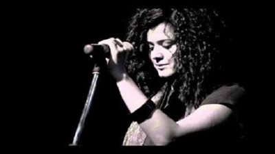 بالصور.. دينا الوديدي فى جلسة تصوير بالكاجول