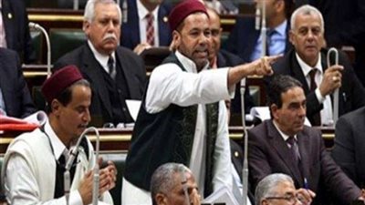 «العميري» ينتقد تأخر حركة المحافظين