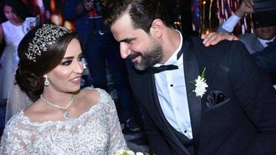 بحضور نجوم الفن..الفنان محمود حافظ يحتفل بزفافه بأحد فنادق القاهرة (صور)