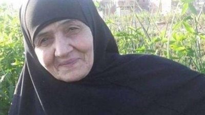 وصول الحاجة سعدية ضحية «العمرة المزيفة» لمطار القاهرة الدولي