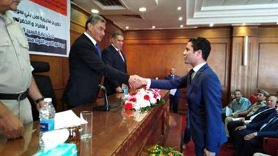 مدير أمن بني سويف يكرم معاون مباحث إهناسيا