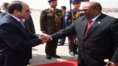 الرئيس السيسي يصل الخرطوم لملاقاة نظيره السوداني