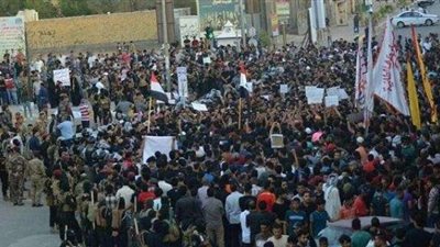 خاص لبلدنا اليوم| بالفيديو.. مظاهرات عارمة أمام مبنى محافظة بغداد بالعراق