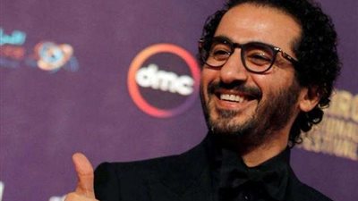 أحمد حلمي يحتفل بـ«تحدي كيكي» على طريقته الخاصة