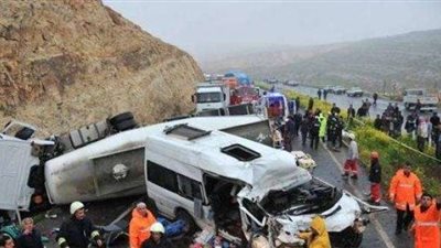 مصرع شخصين وإصابة 5 آخرين إثر حادث سير مروع