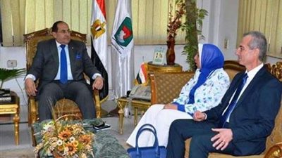 محافظ سوهاج: بدء أعمال إنشاء مجمع العاشر من رمضان للتأمين الصحي