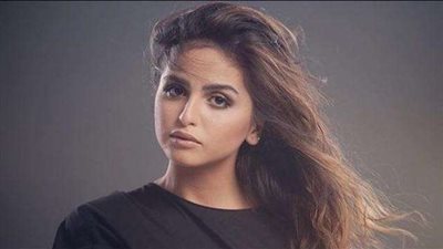 ”ممنوع اللمس”لـ”حلا الترك” يحصد 2 مليون مشاهدة