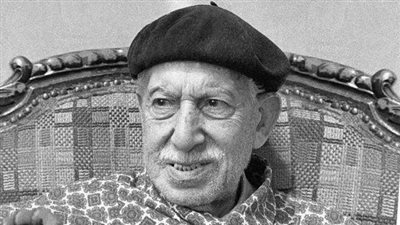 «صاحب أهل الكهف».. «الحكيم» جعلته العزلة أديبًا وعاش بين الحيوانات عاشقًا