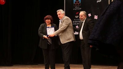 بالصور.. تكريم أسرة 