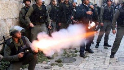 إصابة عشرات الفلسطنيين برصاص الإحتلال في ساحات الأقصى