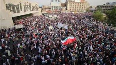 بالفيديو.. لقطات حية للمظاهرات العراقية في ساحة التحرير