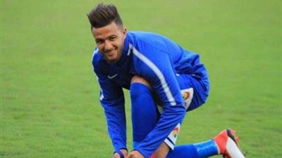 تخبط داخل جهاز النادي الأهلي بشأن إسلام صالح