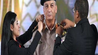 «خبراء» يكشفون عن الدلالات وراء تقليد الشباب لرتبة الفريق أول محمد زكي