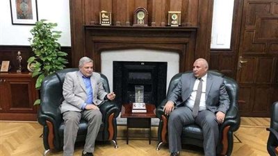 محافظ الوادي الجديد: عمليات إحلال وتجديد بمحطات مياه الشرب