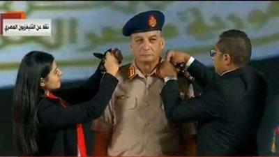 خبير عسكري: مشهد ترقية الشباب للفريق زكي ”تاريخي” ويستحق الإشادة