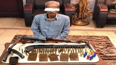 بالصور.. القبض على عاطل بحوزته بندقية آلية و600 جرام حشيش بقليوب