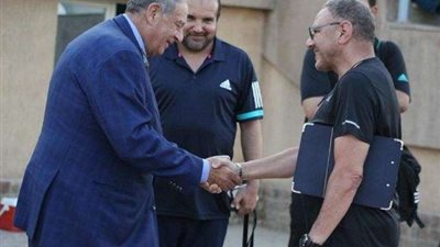 رئيس المقاصة يطالب اللاعبين بالمنافسة على المربع الذهبي في الدوري