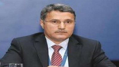 سياسي يمني: الحوثيون يضعون العراقيل أمام حركة السفن في ميناء الحديدة