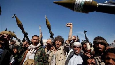 سياسي: موقف الحوثيين بات ضعيفًا ومضطربًا