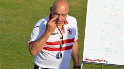 «جروس» يجتمع بلاعبي الزمالك للاستعداد للاتحاد السكندري