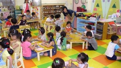 فصول المدارس تتزين لاستقبال نظام التعليم الجديد