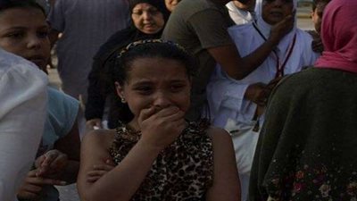 بالصور.. أهالي الحجاج الفلسطنيون يودعونهم بالدموع في مطار القاهرة