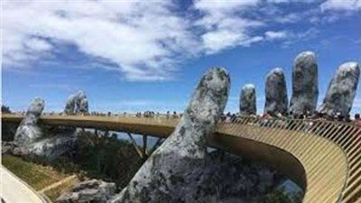 جسر فيتنام الذهبي يبهر العالم.. (فيديو)