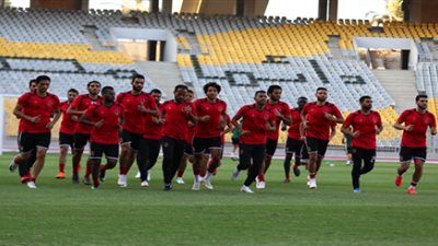 «الأهلي» يختتم تدريباته ببرج العرب اليوم