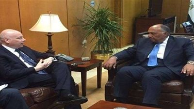 بالصور.. سامح شكري يستقبل مساعد الرئيس الأمريكي لعملية السلام