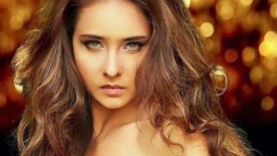 شاهد.. نيللي كريم بالأبيض والأسود في أحدث ظهور لها